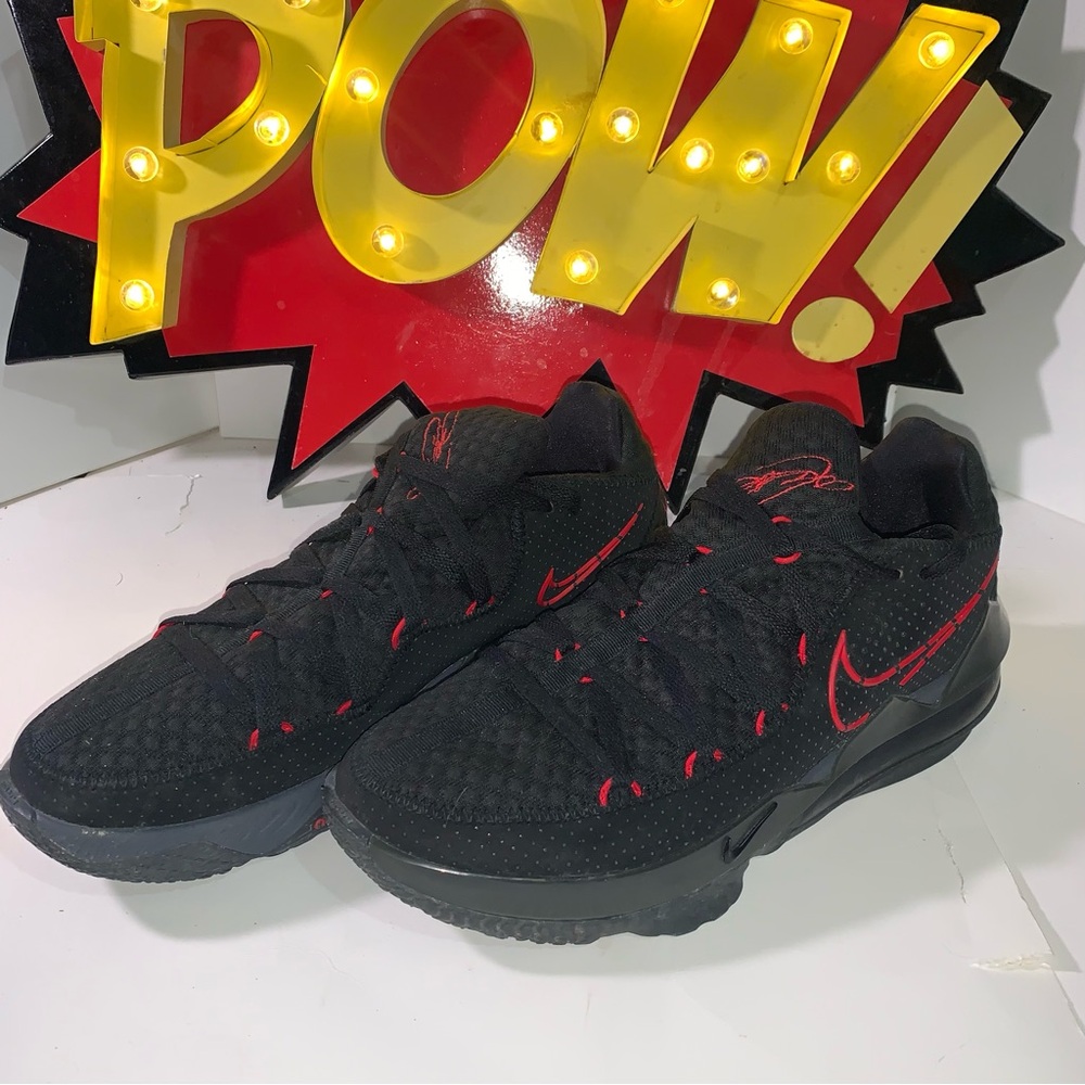 Nike LeBron 17 Low Bred Black/University Red, Mens Size 11 used NoBox Excellent
